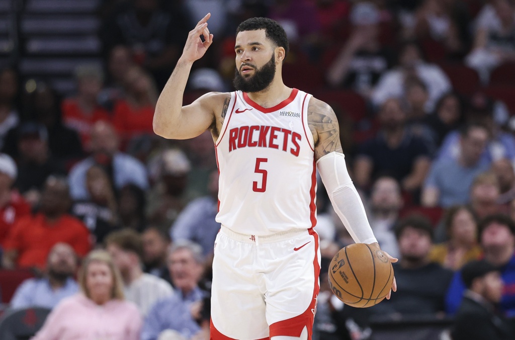 1千万只能用1百万火箭申请伤病特例 但被硬工资帽卡脖子 1千万只能用1百万火箭申请伤病特例 但被硬工资帽卡脖子